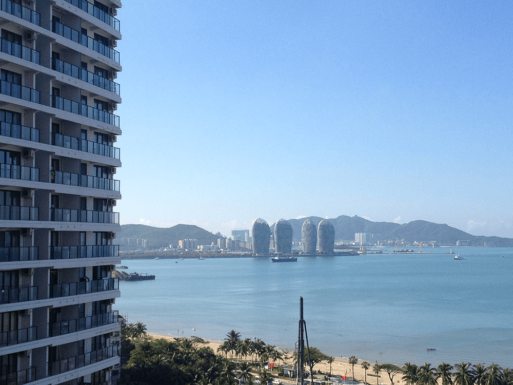 上海将进一步完善滨江旅游服务体系：今年年内将在黄浦江沿岸打造约２０个旅游服务中心